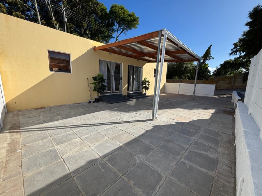 To Let 2 Bedroom Property for Rent in Brandwag Western Cape